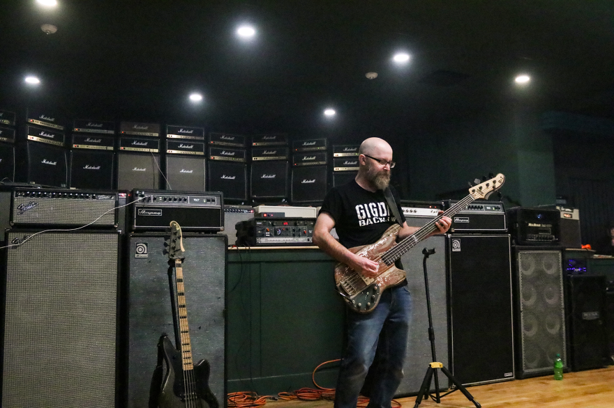 Daisy chain guitar amps outlet